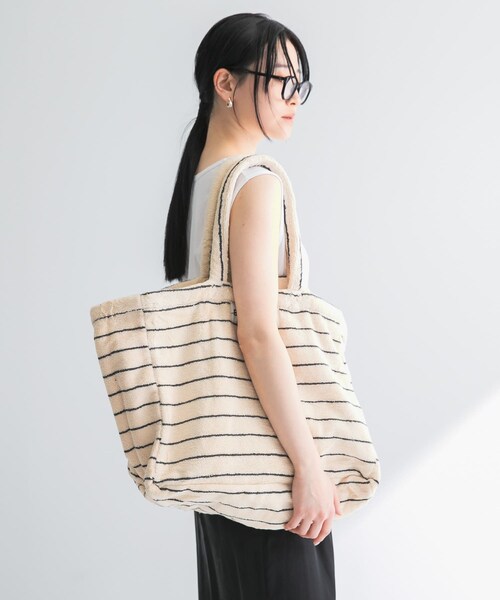 URBAN RESEARCH(アーバンリサーチ)の「NARAM WEEKEND BAG(トートバッグ・レディース・Creme Ink/Lilac Yel/Seafoam D・-)」の8枚目の写真