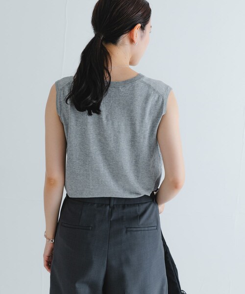 URBAN RESEARCH(アーバンリサーチ)の「UVカット加工ノースリーブニット(タンクトップ・レディース・BEIGE/BLACK/GRAY・FREE)」の15枚目の写真