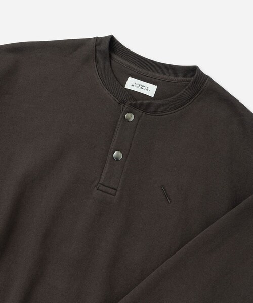 Saturdays NYC(サタデーズ ニューヨークシティ )の「Bowery Henley Neck Sweatshirt(スウェット・レディース・スミクロ/グレー・L/M/S/XL)」の19枚目の写真