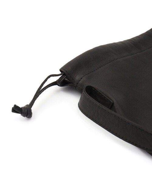 ADAM ET ROPE'（アダムエロペ）の「【Aeta/アエタ】Double Faced DRAWSTRING SHOULDER S（ハンドバッグ・メンズ・ブラック・F）」の5枚目の写真