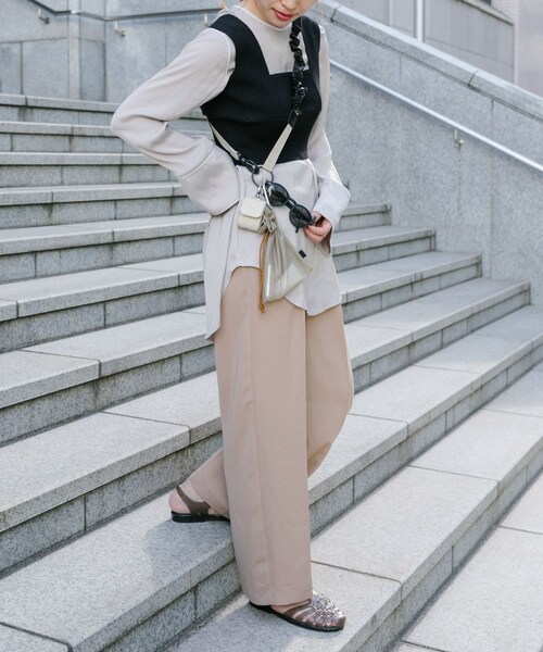 ITEMS URBANRESEARCH（アイテムズ アーバンリサーチ）の「【一部WEB限定カラー】ユーティリティループベルト（ショルダーバッグ・メンズ・BLACKxPPL/BLACK/LEMON/GREIGE/GREIGExWH/BLACKxKHK・one）」の17枚目の写真