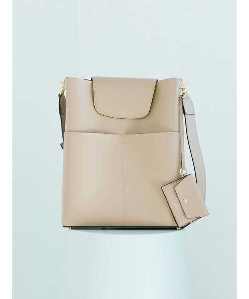 TONAL（トーナル）の「フェイクレザーTallトートバッグ（トートバッグ・レディース・ベージュ/ブラック/ブラウン・F）」の6枚目の写真