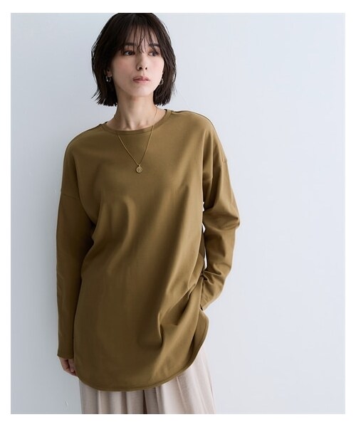 nissen（ニッセン）の「綿１００％スムースゆるシルエット裾ラウンドロング丈Tシャツ＜大きいサイズ有＞（チュニック・レディース・黒/ロイヤルブルー/オフホワイト/ライトグレー/エメラルドグリーン/マスタード・S~M相当/L~LL相当/3L~4L相当/5L~6L相当/8L相当/10L相当）」の6枚目の写真