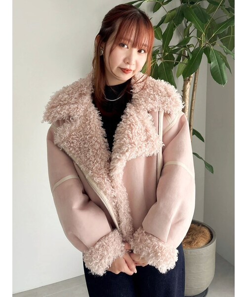 dazzlin（ダズリン）の「ビッグカラームートンブルゾン（ムートンコート・レディース・アイボリー/ブラック/ピンク/ブラウン・F）」の9枚目の写真