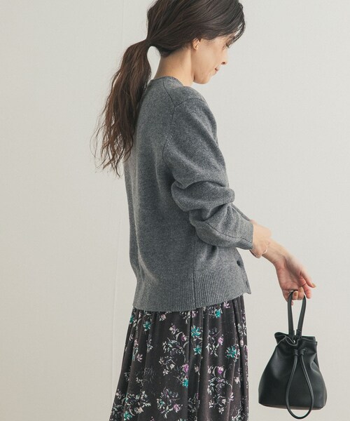 URBAN RESEARCH DOORS（アーバンリサーチドアーズ）の「ウールサテン釦コンパクトカーディガン（カーディガン/ボレロ・レディース・L/GRAY/YELLOW/TOP GRAY・M）」の16枚目の写真