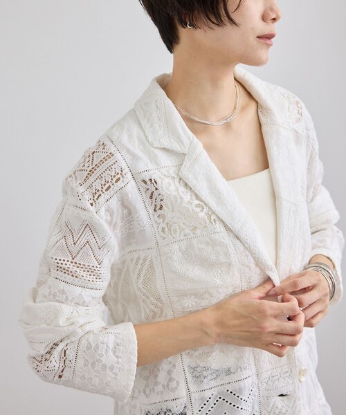 ADAM ET ROPE'(アダムエロペ)の「【WEB限定】刺繍レースパッチワークシャツジャケット/ セットアップ対応(テーラードジャケット・レディース・ブラック/ホワイト・F)」の12枚目の写真