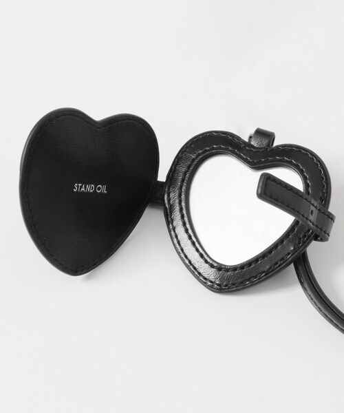 KBF（ケイビーエフ）の「STAND OIL　BELTED MIRROR KEYRING（キーホルダー・レディース・CAMEL/SLV DENIM/BLACK・One）」の7枚目の写真