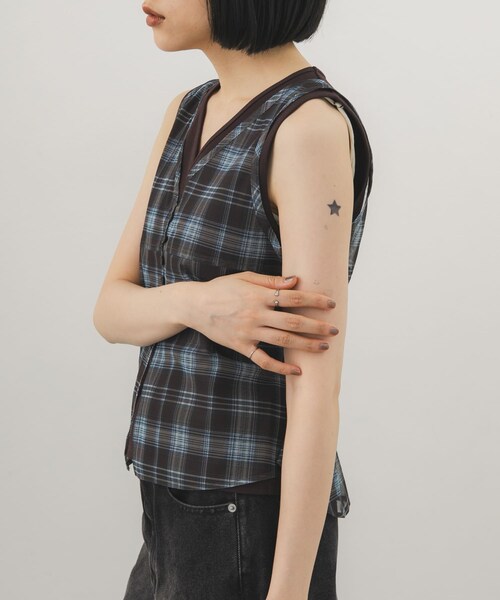 KBF（ケイビーエフ）の「シアーチェックベストSETトップス（タンクトップ・レディース・BRN×BRN/KHAKI×OAT/NAVY×NAVY・One）」の7枚目の写真