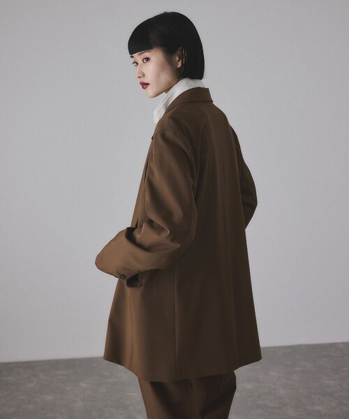 ADAM ET ROPE'(アダムエロペ)の「【サステナブル】ダブルブレストジャケット(テーラードジャケット・レディース・ブラック/グレー/ブラウン系・36/38)」の16枚目の写真