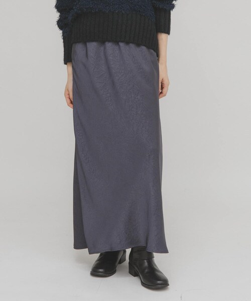 KBF（ケイビーエフ）の「クラッシュサテンナロースカート（スカート・レディース・BEIGE/CHARCOAL/BLACK・One）」の13枚目の写真