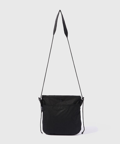 ADAM ET ROPE'（アダムエロペ）の「【Etudes Studio/エチュードストゥディオ】CAYL CROSSBODY BAG（ボディバッグ/ウエストポーチ・メンズ・ブラック・F）」の4枚目の写真