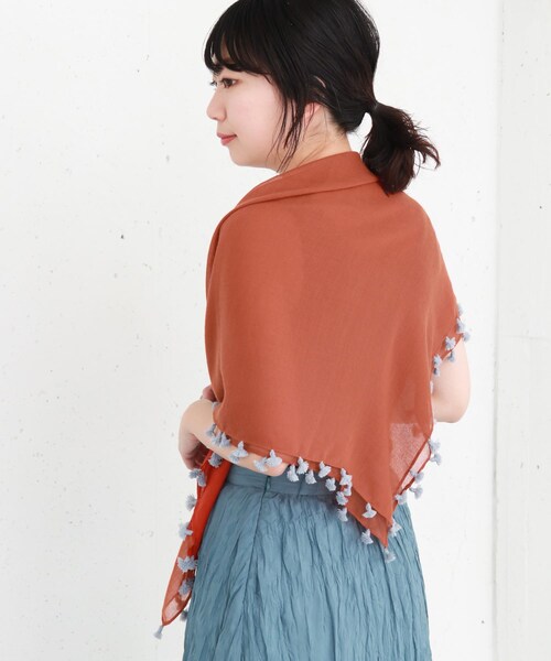 KBF（ケイビーエフ）の「タッセル付きストール（ストール/ショール・レディース・TERRACOTTA/BEIGE・One/one）」の3枚目の写真