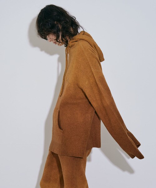 THE GOODLAND MARKET（ザグッドランドマーケット）の「Abode of Snow　Yeti Sweat Hoodie（ニット/セーター・レディース・Orange/Yello・2）」の18枚目の写真