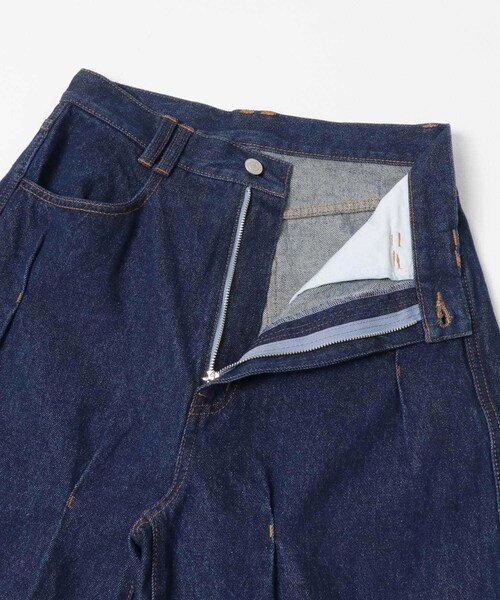 KBF（ケイビーエフ）の「タックWIDEデニム（デニムパンツ・レディース・L.BLUE/BLUE・36/38）」の22枚目の写真