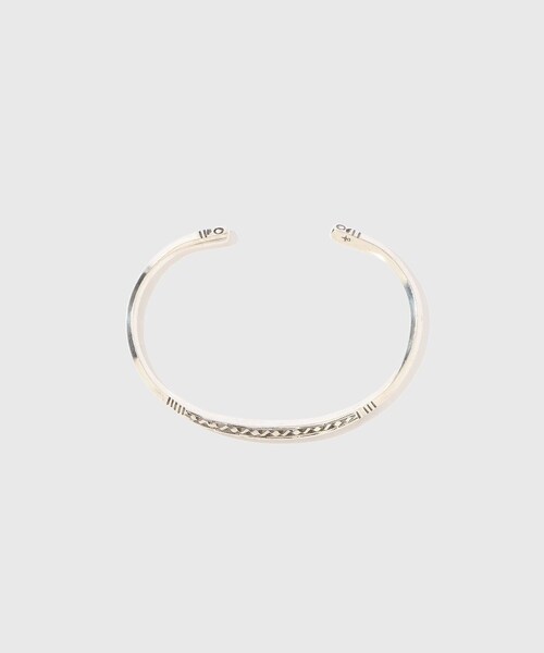 ADAM ET ROPE'（アダムエロペ）の「【Adawat'n Tuareg/アダワット トゥアレグ】Ayour（バングル/リストバンド・メンズ・シルバー・M/S）」の4枚目の写真