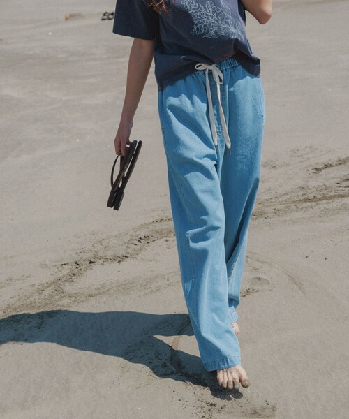 URBAN RESEARCH Sonny Label（アーバンリサーチサニーレーベル）の「イージーカーブデニムパンツ（デニムパンツ・レディース・インディゴ/L.インディゴ・36/38）」の5枚目の写真