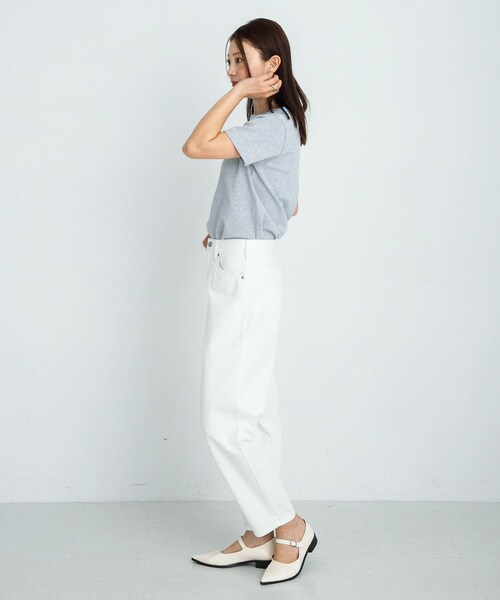 URBAN RESEARCH Sonny Label（アーバンリサーチサニーレーベル）の「『34サイズ/低身長向けも展開』ワイドテーパードデニム（デニムパンツ・レディース・ミッドブルー/ホワイト・34/36/38）」の16枚目の写真