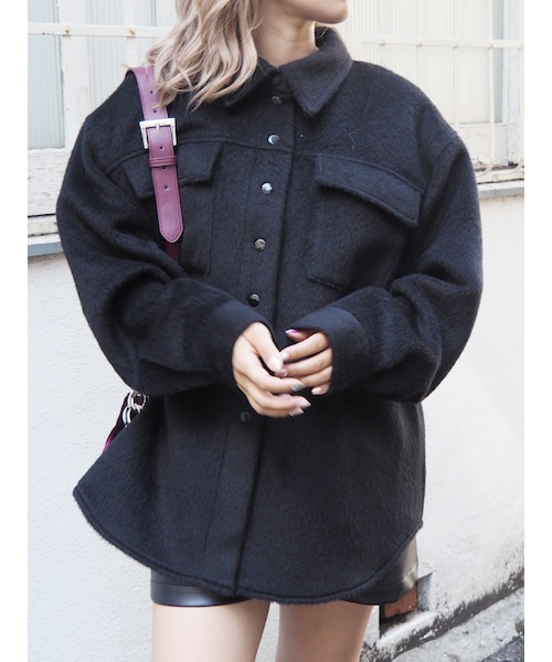 EVRIS（エヴリス）の「シャギーオーバーサイズシャツ（ミリタリージャケット・レディース・ホワイト/グレー/ブラック・F）」の5枚目の写真