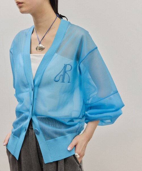 ADAM ET ROPE'(アダムエロペ)の「【サステナブル】シアーロゴカーディガン(カーディガン/ボレロ・レディース・ブラック/ホワイト/ブルー系・F)」の10枚目の写真