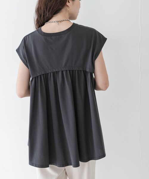 URBAN RESEARCH Sonny Label（アーバンリサーチサニーレーベル）の「接触冷感バックフレアフレンチTシャツ（Tシャツ/カットソー・レディース・オフ/チャコール/コーラルレッド・Free）」の16枚目の写真