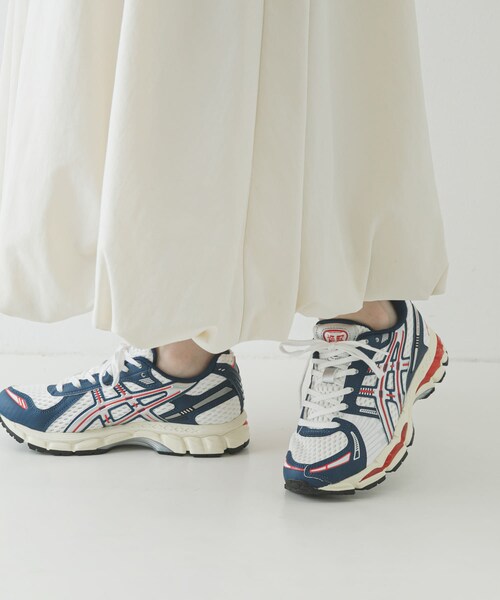 URBAN RESEARCH(アーバンリサーチ)の「ASICS GEL-KAYANO 12.1(スニーカー・レディース・100 WHT BL/001 BLK CI・24/24.5/25/25.5)」の1枚目の写真