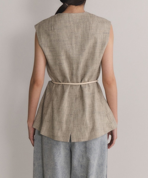 ADAM ET ROPE'（アダムエロペ）の「【EMOELLE】シルクネップジレトップス（ベスト・レディース・キナリ/ベージュ・36/38）」の13枚目の写真