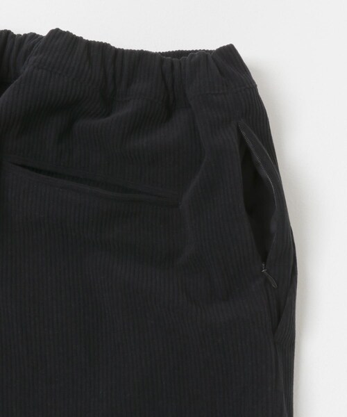 URBAN RESEARCH（アーバンリサーチ）の「Wide Dad　Dad EASY CORDUROY WIDE PANTS（その他パンツ・メンズ・D NAVY・1/2）」の16枚目の写真