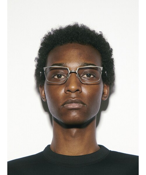 UN3D.（アンスリード）の「【CARIN×UN3D.】EDGE LINE METAL SPECTACLES（サングラス・レディース・ブラック/シルバー・F）」の2枚目の写真