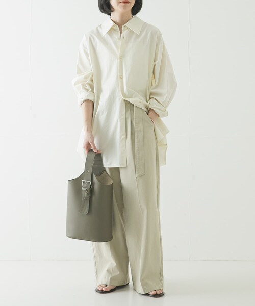 URBAN RESEARCH(アーバンリサーチ)の「『一部別注カラー』BAGMATI レザーワンショルダーバッグ(ハンドバッグ・レディース・NATURAL/別注GREEN・-)」の13枚目の写真