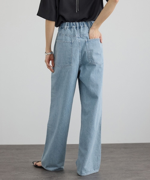 ADAM ET ROPE'(アダムエロペ)の「【KURO for SALON(クロ)】別注EASY TUCK DENIM LIGHT INDIGO / デニムパンツ(デニムパンツ・レディース・サックス・0/1)」の6枚目の写真
