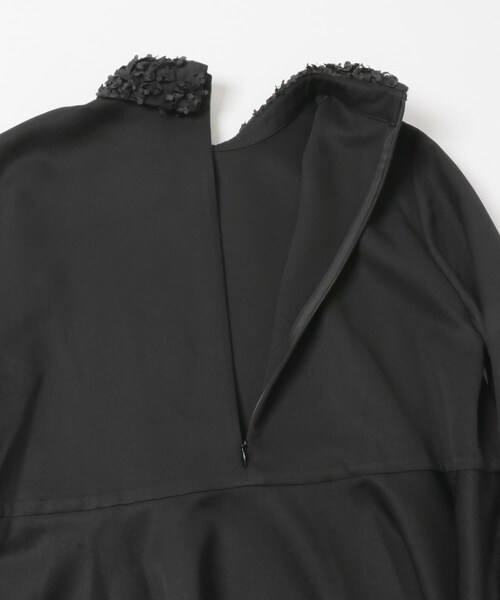 URBAN RESEARCH ROSSO（アーバンリサーチロッソ）の「F by ROSSO　レースカラーペプラムブラウス（シャツ/ブラウス・レディース・OFF WHITE/BLACK・Free）」の16枚目の写真