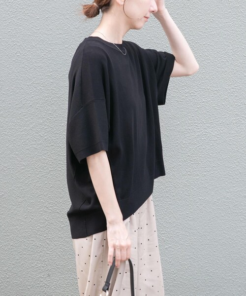 ITEMS URBANRESEARCH（アイテムズ アーバンリサーチ）の「『洗濯可』ニットTシャツ（ニット/セーター・レディース・OFF/BLK/CHA/GRN/ORG・Free）」の17枚目の写真