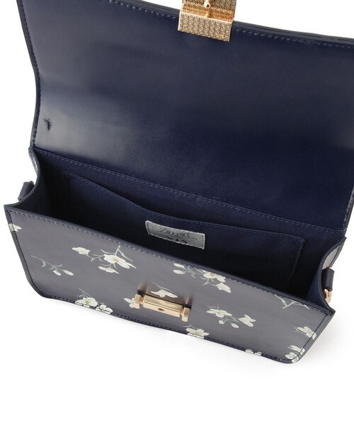 VIS(ビス)の「【DILIGENCE PARLOUR】VIS別注モデルフリルハンドル付き2WAYバッグ(ハンドバッグ・レディース・ベージュ系/ネイビー系・F)」の21枚目の写真