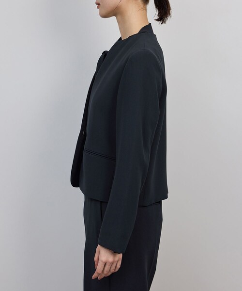 ROPE'(ロペ)の「トリアセダブルクロス クルーネックジャケット/イージーケア・セットアップ対応・25AW(ノーカラージャケット・レディース・ネイビー・36/38/40)」の14枚目の写真
