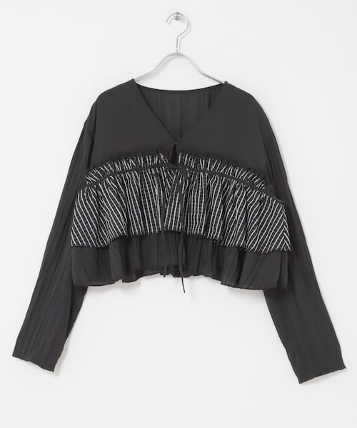 KBF（ケイビーエフ）の「フリルレイヤードブラウス（シャツ/ブラウス・レディース・IVORY/NAVY×IVO/BLACK・One）」の20枚目の写真