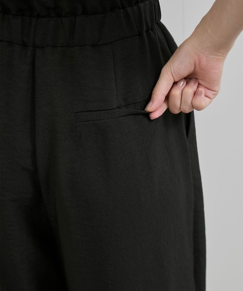 VIS（ビス）の「エアタン加工リラックスロンパース（サロペット/オーバーオール・レディース・ブラック/ベージュ系・F）」の22枚目の写真