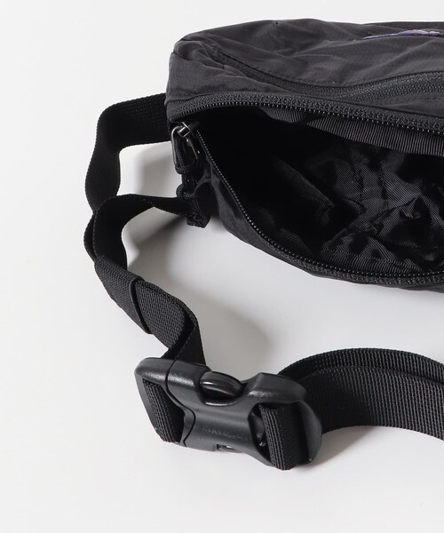 URBAN RESEARCH DOORS(アーバンリサーチドアーズ)の「patagonia Terravia Mini Hip Pack(ボディバッグ/ウエストポーチ・メンズ・BLK/SLPU/SMDB/BTRY/RVGN・one)」の8枚目の写真