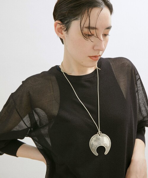 ADAM ET ROPE'（アダムエロペ）の「【公式サイト限定】[トゥアレグ]ネックレス ムーン（ネックレス・レディース・その他・F）」の4枚目の写真