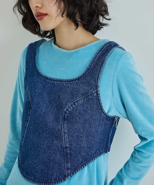 ADAM ET ROPE'（アダムエロペ）の「nagisax7xAER　CROPPED　DENIM　TOP（ベスト・レディース・ブルー系・F）」の22枚目の写真