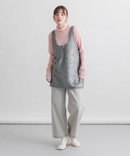 KBF（ケイビーエフ）の「グリッターフェザータンクトップ（タンクトップ・レディース・SILVER/IVORY・one）」の13枚目の写真