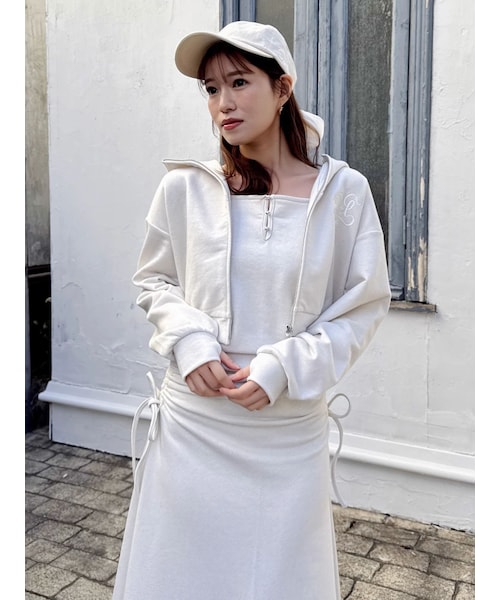 dazzlin（ダズリン）の「【UV】ロゴジップショートパーカー（パーカー・レディース・オフホワイト/アイボリー/ピンク/ネイビー・F）」の2枚目の写真