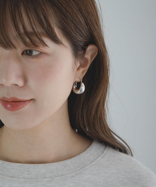 URBAN RESEARCH Sonny Label（アーバンリサーチサニーレーベル）の「ステンレスボリュームフープピアス（ピアス（両耳用）・レディース・シルバー/ゴールド・One）」の4枚目の写真