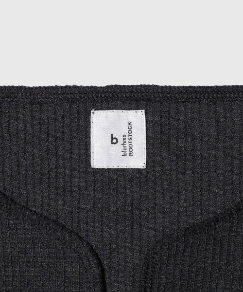 ADAM ET ROPE'(アダムエロペ)の「【blurhmsROOTSTOCK】Rough&Smooth Thermal Over NeckL/S(Tシャツ/カットソー・メンズ・ブラック/チャコール/ホワイト・2/3)」の12枚目の写真