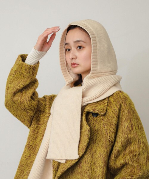 SENSE OF PLACE by URBAN RESEARCH（センスオブプレイスバイアーバンリサーチ）の「フードツキニットストール（ストール/ショール・レディース・IVORY/BLACK・one）」の4枚目の写真