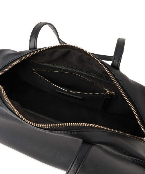ADAM ET ROPE'(アダムエロペ)の「【WEB限定】チャーム付きスプリットレザーミドルバッグ(ハンドバッグ・レディース・ブラック・F)」の9枚目の写真