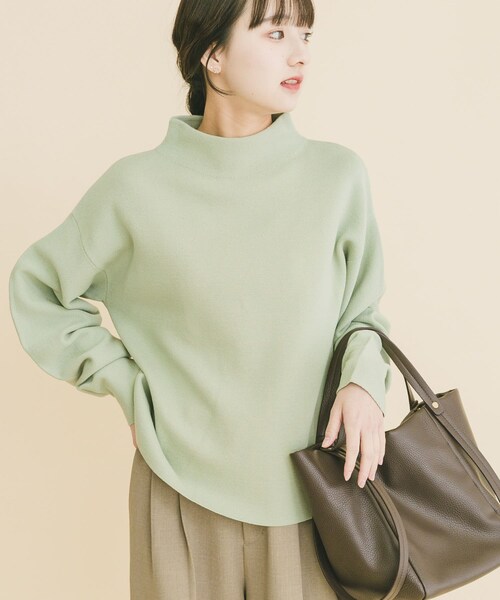ITEMS URBANRESEARCH（アイテムズ アーバンリサーチ）の「『イージーケア/静電気防止』ボトルネックニットプルオーバー（ニット/セーター・レディース・OFF/MNT/GRY・Free）」の3枚目の写真