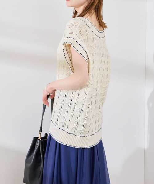 ROPE' PICNIC(ロペピクニック)の「配色ステッチ透かし編みニットベスト(ベスト・レディース・オフホワイト/ベージュ/サックス・38)」の9枚目の写真