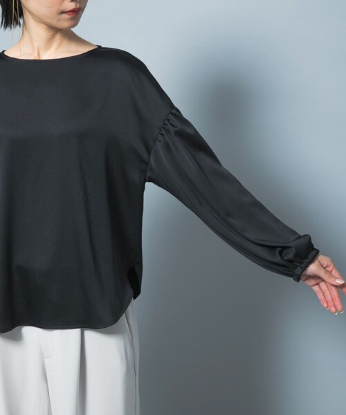 URBAN RESEARCH ROSSO（アーバンリサーチロッソ）の「ハンマーサテンギャザーブラウス（シャツ/ブラウス・レディース・WHITE/BLACK・Free）」の17枚目の写真