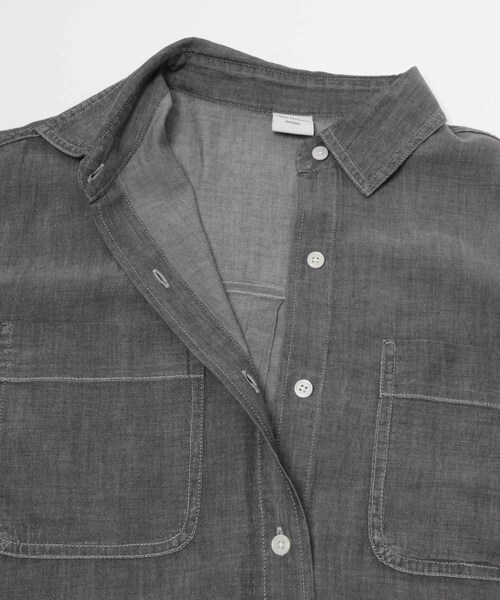 URBAN RESEARCH DOORS(アーバンリサーチドアーズ)の「シアーデニムシャツ(シャツ/ブラウス・レディース・INDIGO/BLACK・Free)」の12枚目の写真