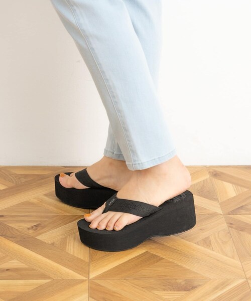 URBAN RESEARCH Sonny Label（アーバンリサーチサニーレーベル）の「REEF　SANDY HI（サンダル・レディース・BLACK・6/7）」の2枚目の写真